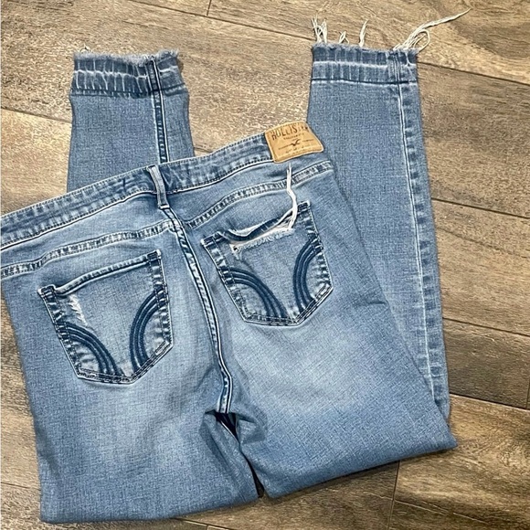Hollister crop jean size 7 waist 28 - Picture 2 of 5